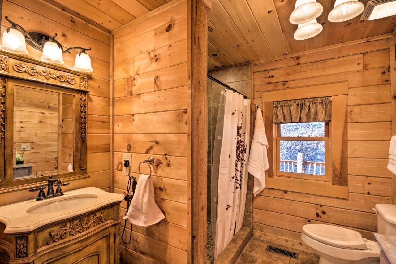 Bryson City Cabin With Wraparound Deck And Hot Tub Εξωτερικό φωτογραφία