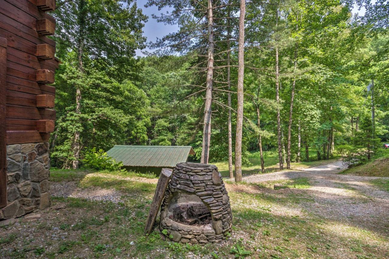 Bryson City Cabin With Wraparound Deck And Hot Tub Εξωτερικό φωτογραφία