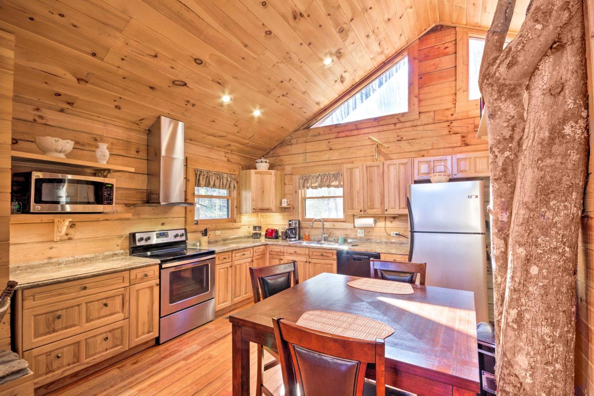 Bryson City Cabin With Wraparound Deck And Hot Tub Εξωτερικό φωτογραφία